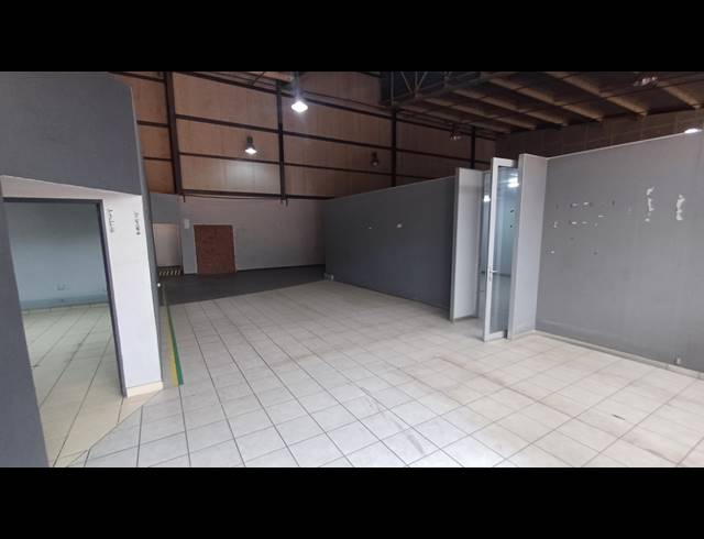 500M² WAREHOUSE TO LET IN VINTONIA